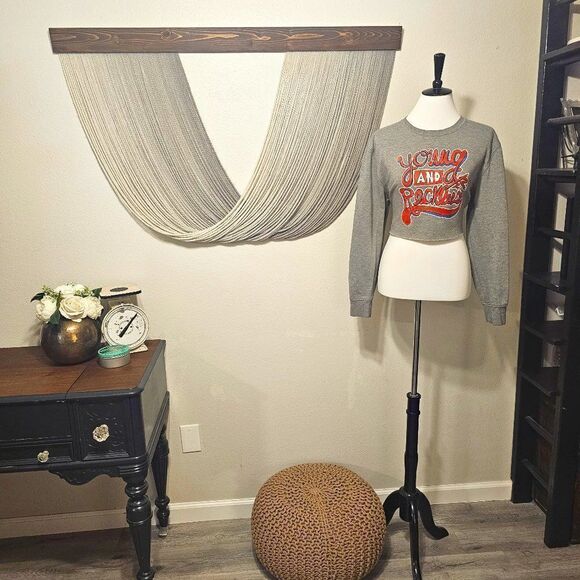 Young and Reckless Cropped Sweater Sz XL - Picture 1 of 4